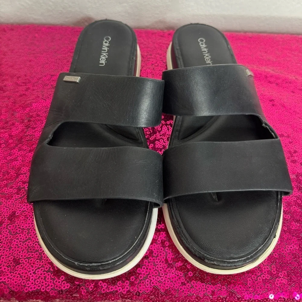 2/for $20 🪩 CALVIN KLEIN Black Leather Slide Flat Slip-On Sandals (Women’s 8)